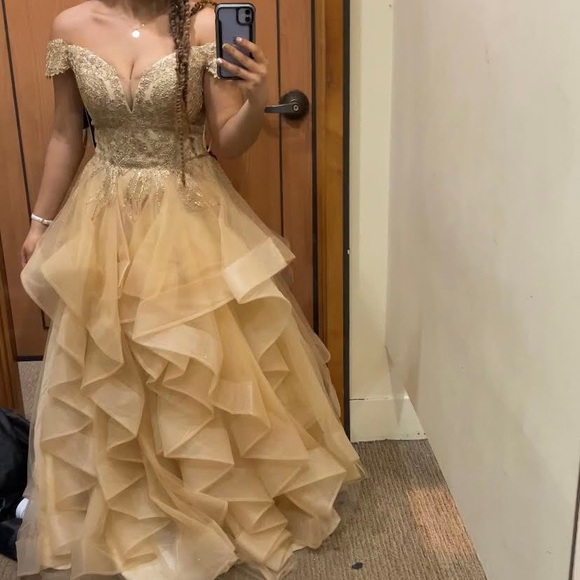 Gold colored ball gown/dress , only worn once! Perfect for prom, quinceñera,etc - Picture 2 of 5